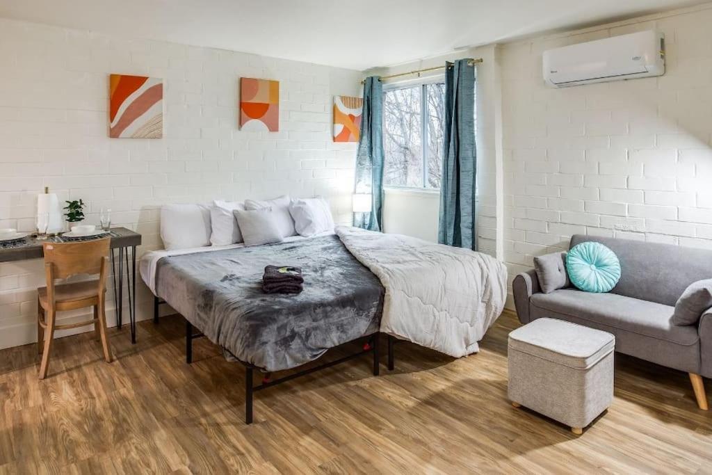 Studio W/ King Bed Near Dwtn Рочестер Екстер'єр фото
