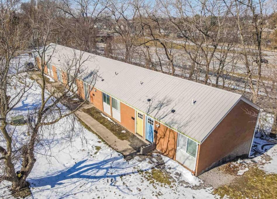 Studio W/ King Bed Near Dwtn Рочестер Екстер'єр фото